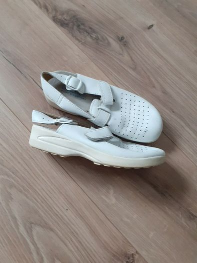 nurse leather clogs