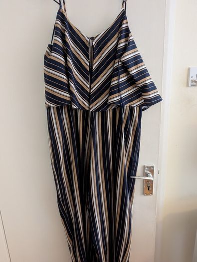 Atmosphere Flattering Jumpsuit (UK 16 / EUR 44)