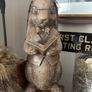 Resin reading hare with glasses Image 3