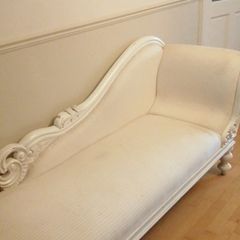 chaise lounge/ sofa