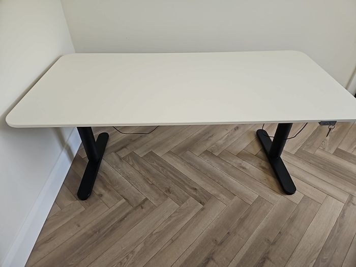 Ikea sit/stand desk. 160cm x 80cm