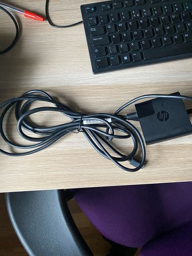 HP 45w usb-c power charger