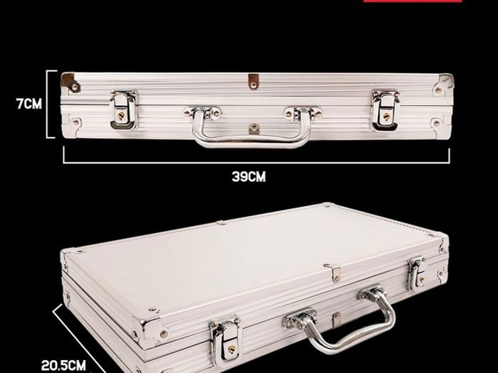 Texas Hold'em Poker Set - 300 Piece Set in Aluminium Case with 11.5g Heavyweight Poker Chips 2 Decks of Playing Cards Dealer Big Blind and Small Blind Buttons and 5 Dice (FREE POSTAGE)