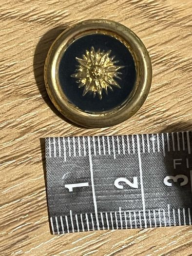 7 Vintage Buttons