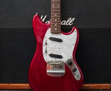 Fender Japan MG69 Mustang 1995/1996 - Old Candy Apple Red