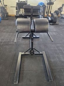 GHD (Glute Hamstring Developer)