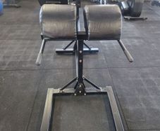 GHD (Glute Hamstring Developer)