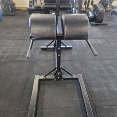 GHD (Glute Hamstring Developer)