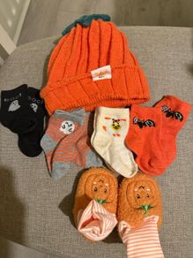 Halloween baby booties / hat / socks