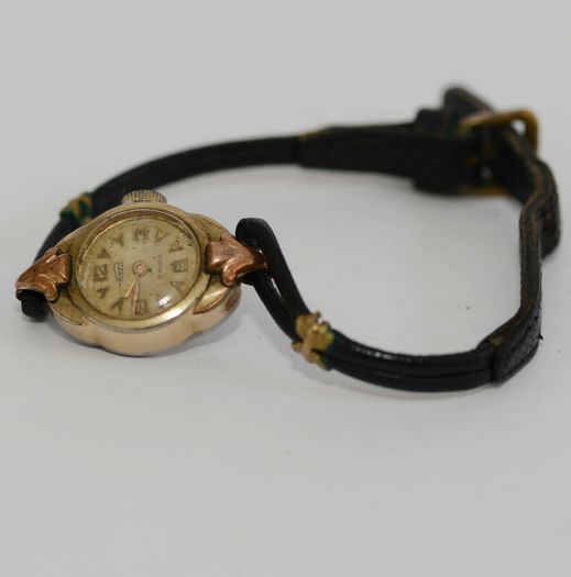 Vintage Ladies Porta Mechanical Gold Watch