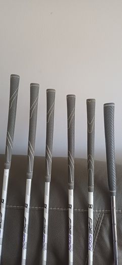 Ladies Wilson Golf clubs