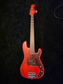 Maruszczyk five string Precision Bass