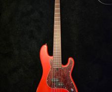 Maruszczyk five string Precision Bass