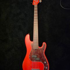 Maruszczyk five string Precision Bass