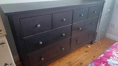 chest of drawers