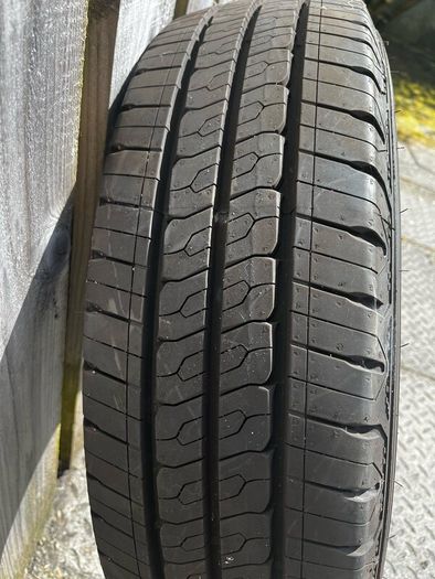 Van Tyres Dunlop Econodrive 205/75/R16C