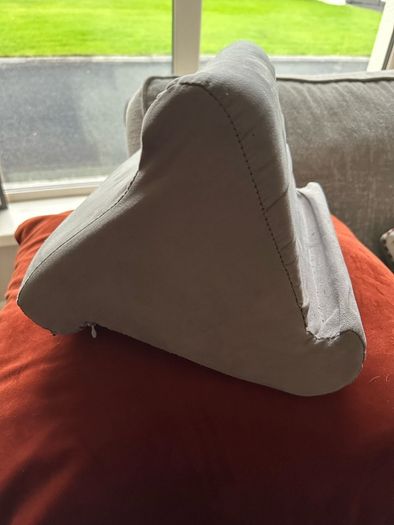 Tablet holder/ pillow stand