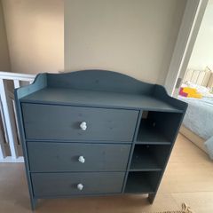 chest of 3 drawers