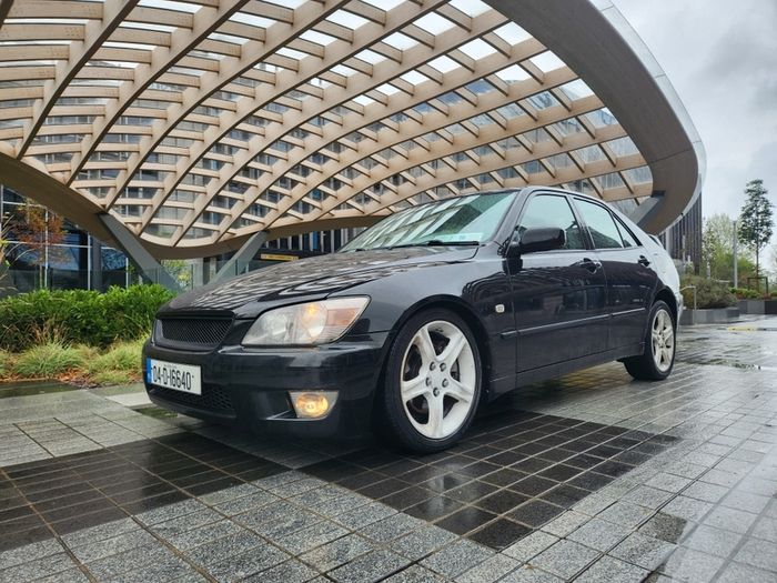 2004 Lexus Is