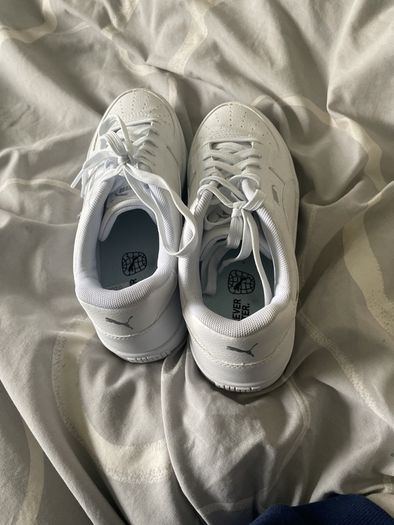 White Puma sneakers size 7