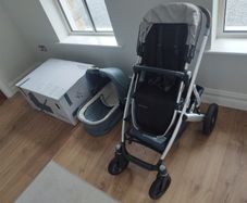 Uppababy Vista V2 Pushchair and Carrycot