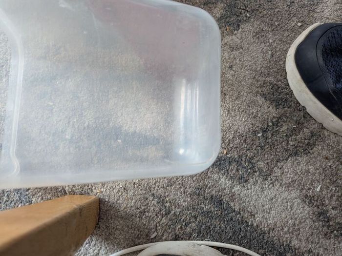 two containers both have crack