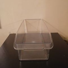 Plastic storage container