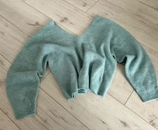 Blue woolly ladies jumper XS/S v-neck