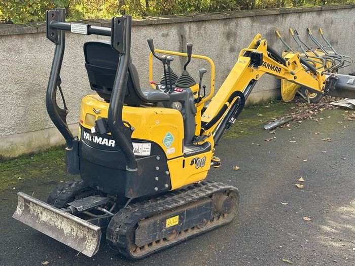 Yanmar sv08 micro digger