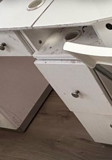 Free Manicure Desks x 2 Doubles