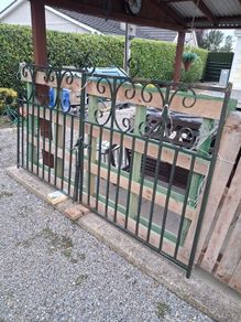 Gate