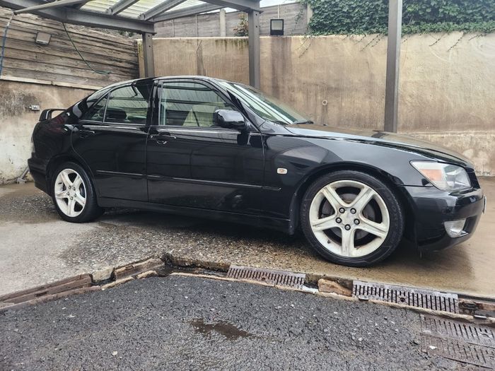 2004 Lexus Is