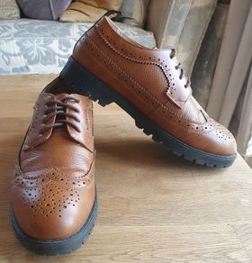 Fantastic  Boys Brogue Shoes River Island Size 3