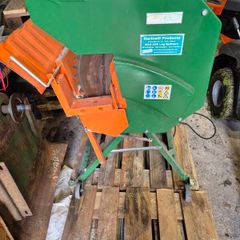 Electric log saw