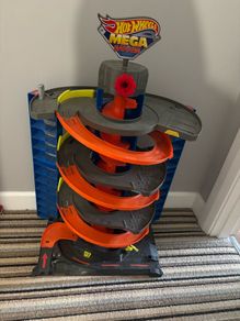 Hot wheels tower