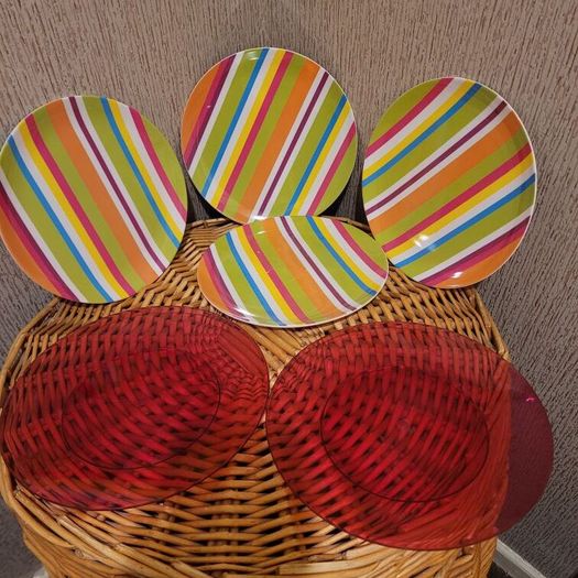 picnic plates