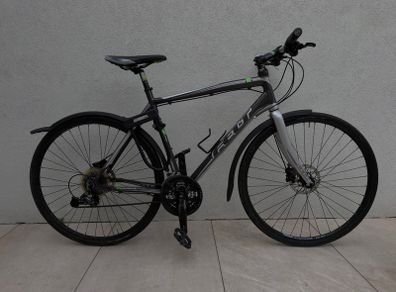 Felt QX85 Hybrid Bike 700c, Disc Brakes, Fenders