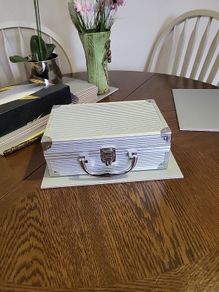 Aluminium cosmetics case
