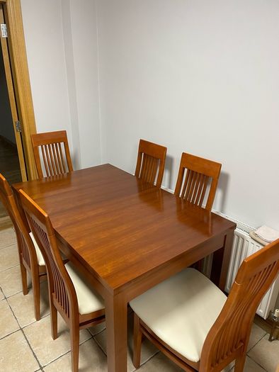 Kitchen dinning table and 6 chairs