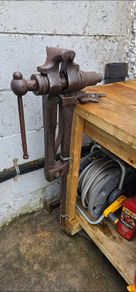 blacksmith leg vice