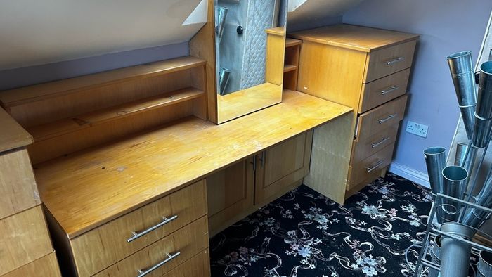 wardrobes , chest & full vanity