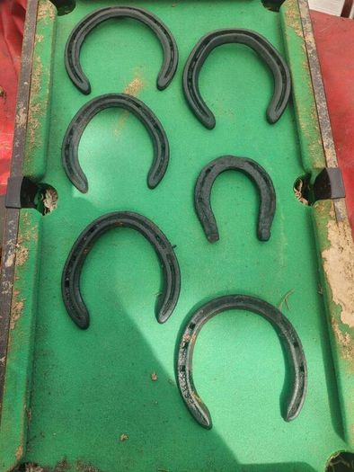 Horse shoes