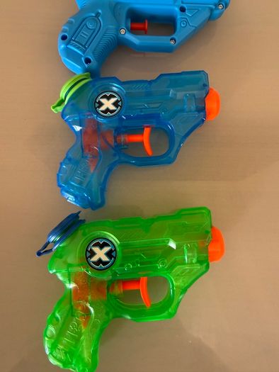 3 Water guns
