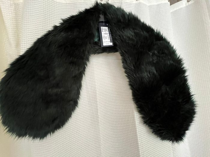 New M&S Fur Collar/ Stole