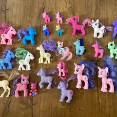 Bundle of 25 Kids Pony Toys / Figures