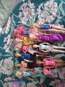 large bundle barbie /ken dolls
