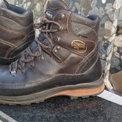 Mens hiking boots
