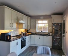 Ivory Fitted kitchen