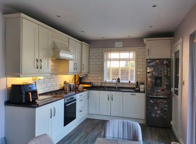 Ivory Fitted kitchen