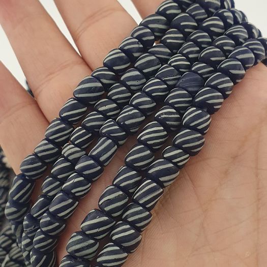 Vintage African white Stripe Black 7.0mm - 7.3mm Glass Beads Necklace